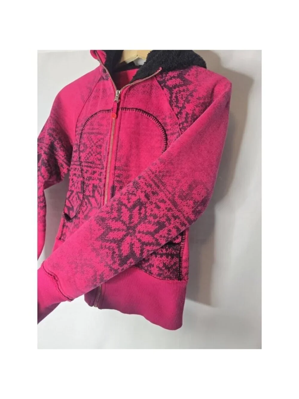 Lululemon Scuba Jacket Special Edition Pink Snowflake Fluffy Hood Full Zip Sz 4